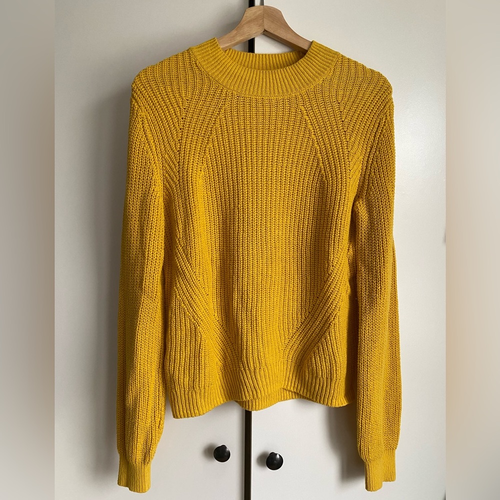 OLD NAVY mustard yellow knit sweater
